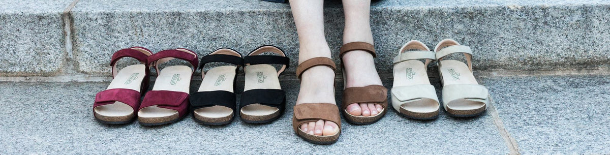 Womens sandals sales with metatarsal support