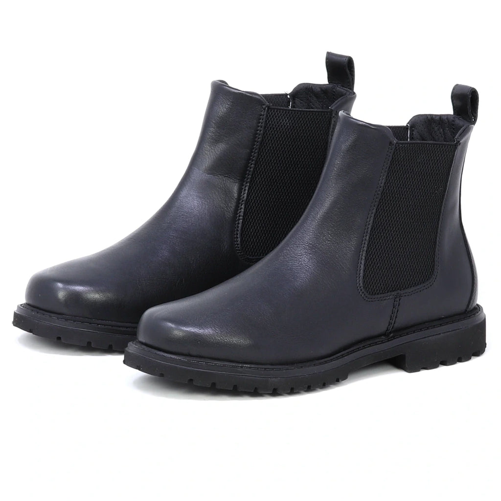 A pair of Women’s Brenner Chelsea Boots in black lightweight leather, featuring elastic side panels and pull tabs, displayed on a white background.