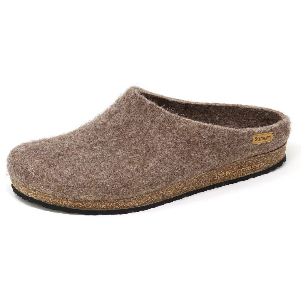 Men’s Eco Wool Clog in brown felt, handmade in Austria with a cork midsole and black rubber outsole.