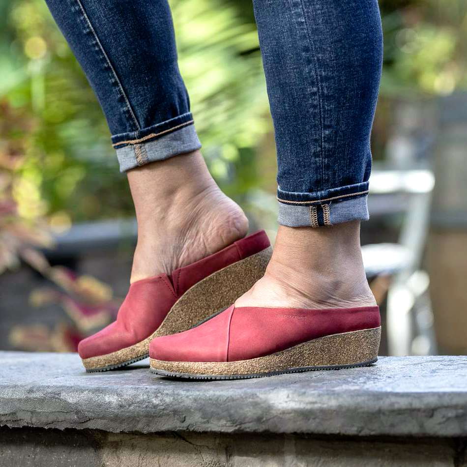 Women's 'Elsa' Wedge Mule in Leather & Nubuck - Merlot – Stegmann Clogs