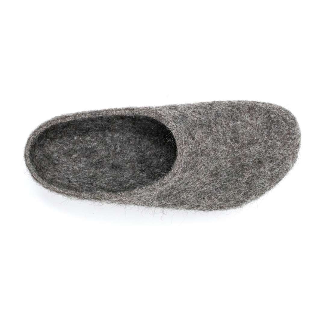 A single Men's Eco Wool Clog in gray, made from sustainable wool, is viewed from above on a white background.